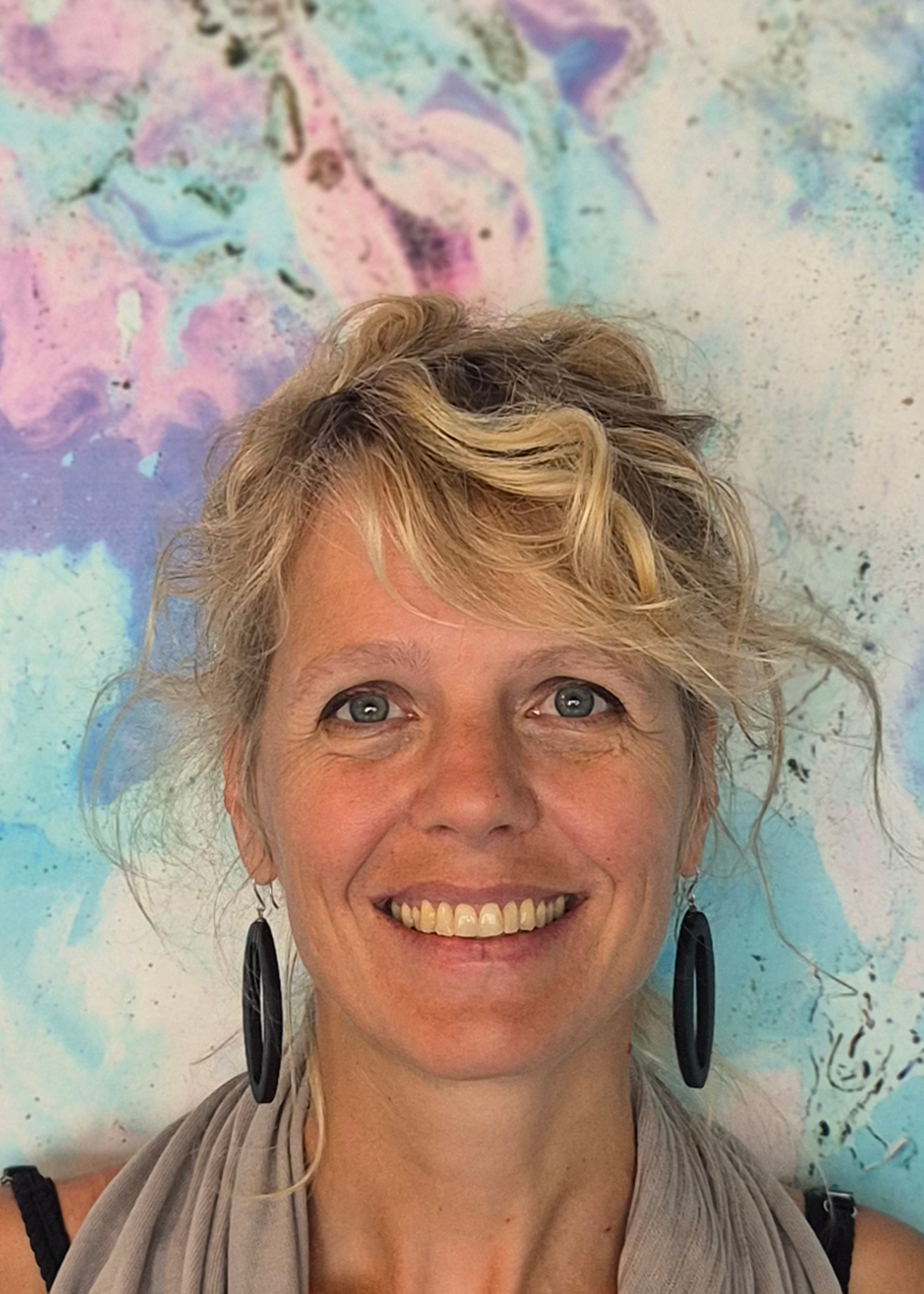 Mme Corinne Kunze